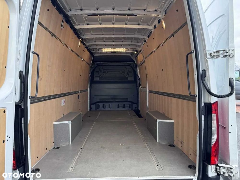 Mercedes-Benz Sprinter - 6