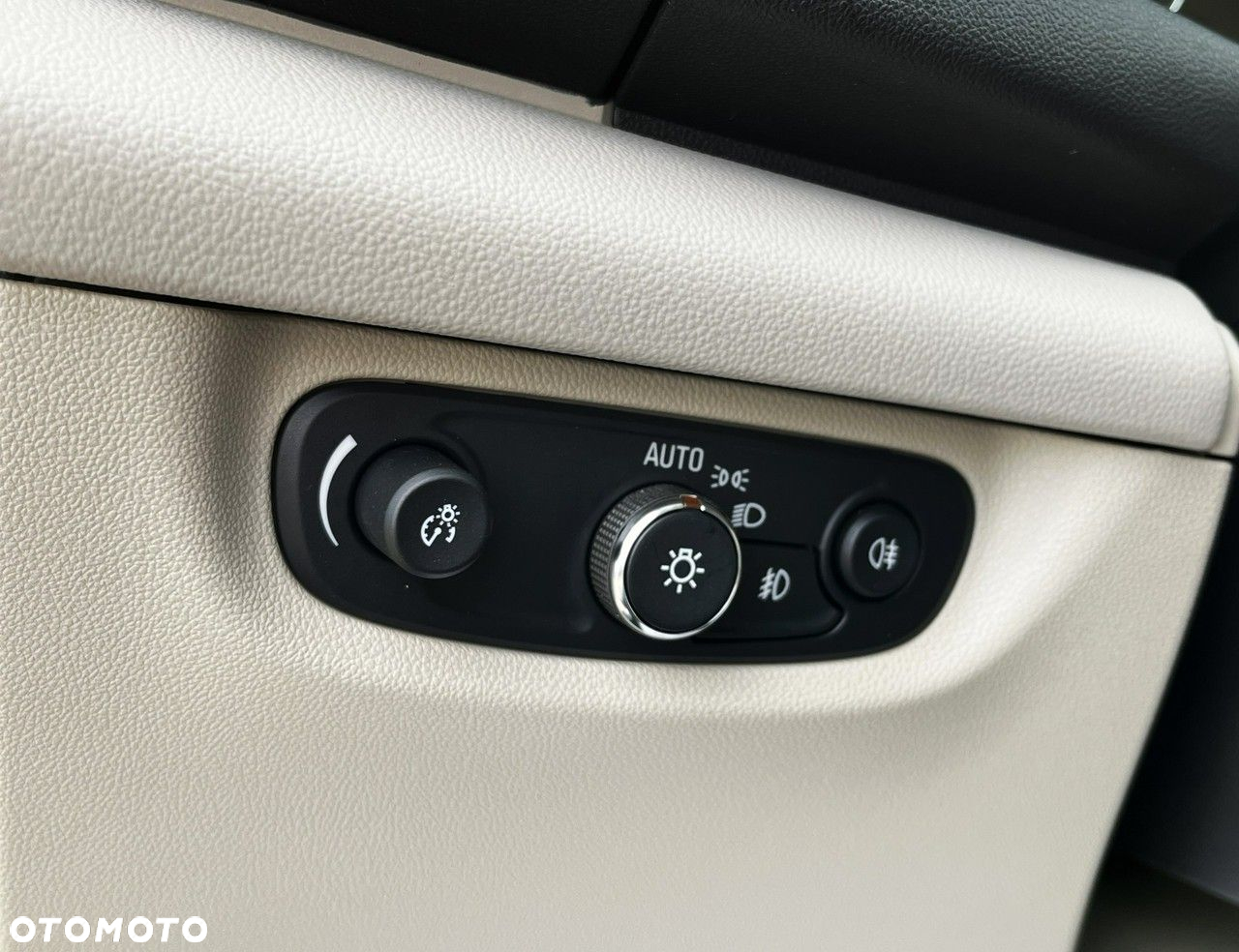 Opel Insignia - 30