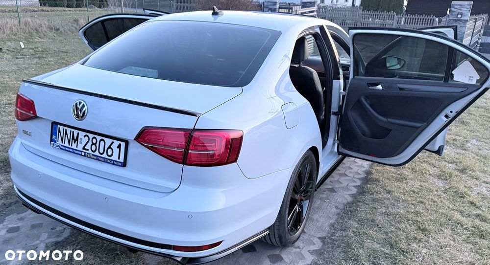 Volkswagen Jetta - 15
