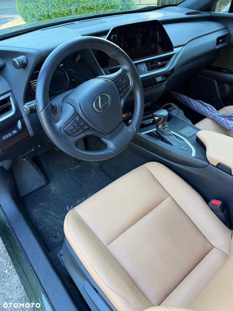 Lexus UX - 6