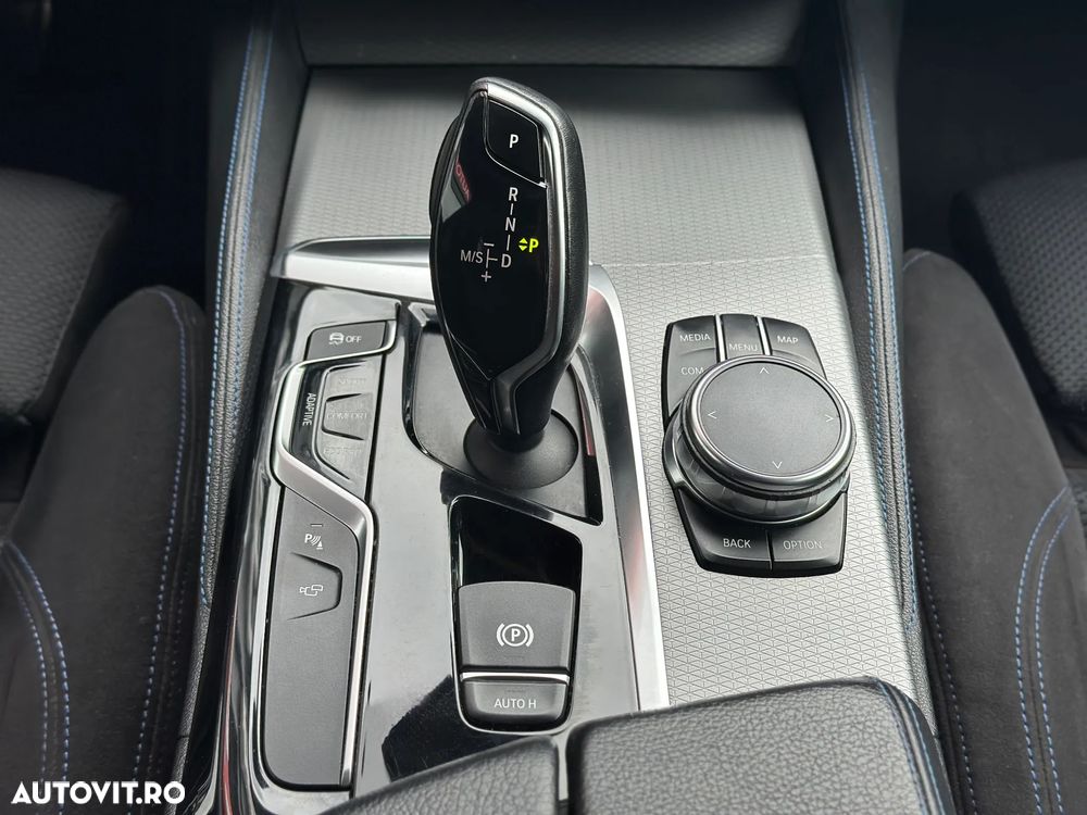 BMW Seria 5 530d xDrive AT - 23
