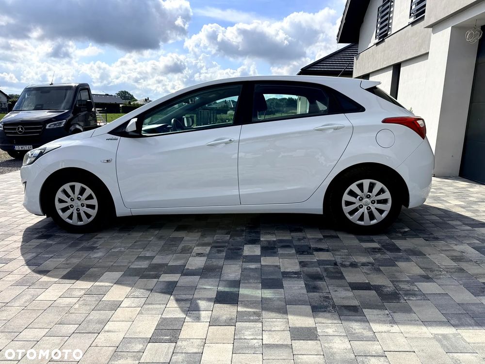 Hyundai i30 1.4 Family - 9