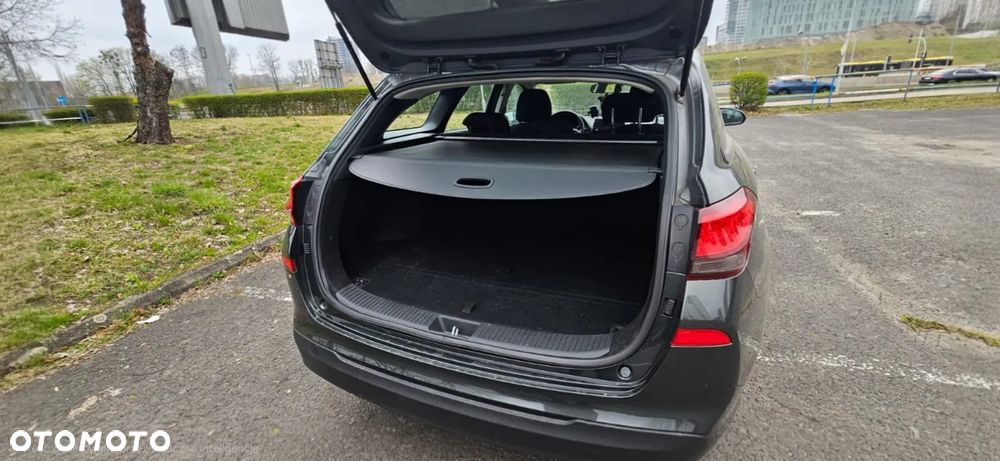 Hyundai i30 1.5 DPI Classic + - 9