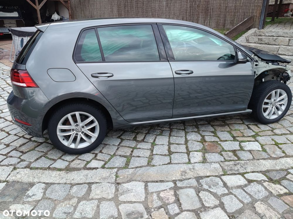 Volkswagen Golf - 3