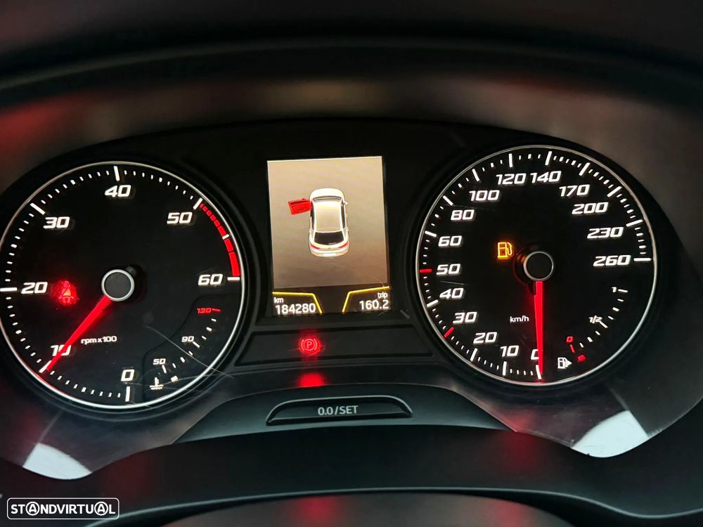 SEAT Leon 2.0 TDI DPF FR - 10
