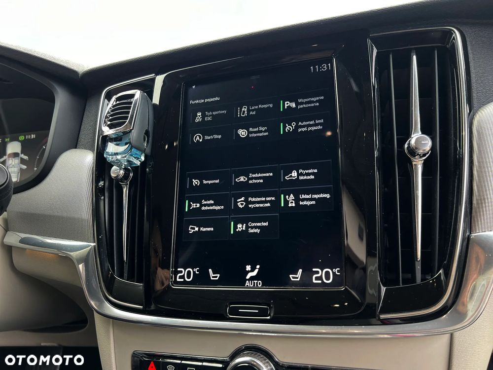 Volvo V90 Cross Country D5 AWD Pro - 33