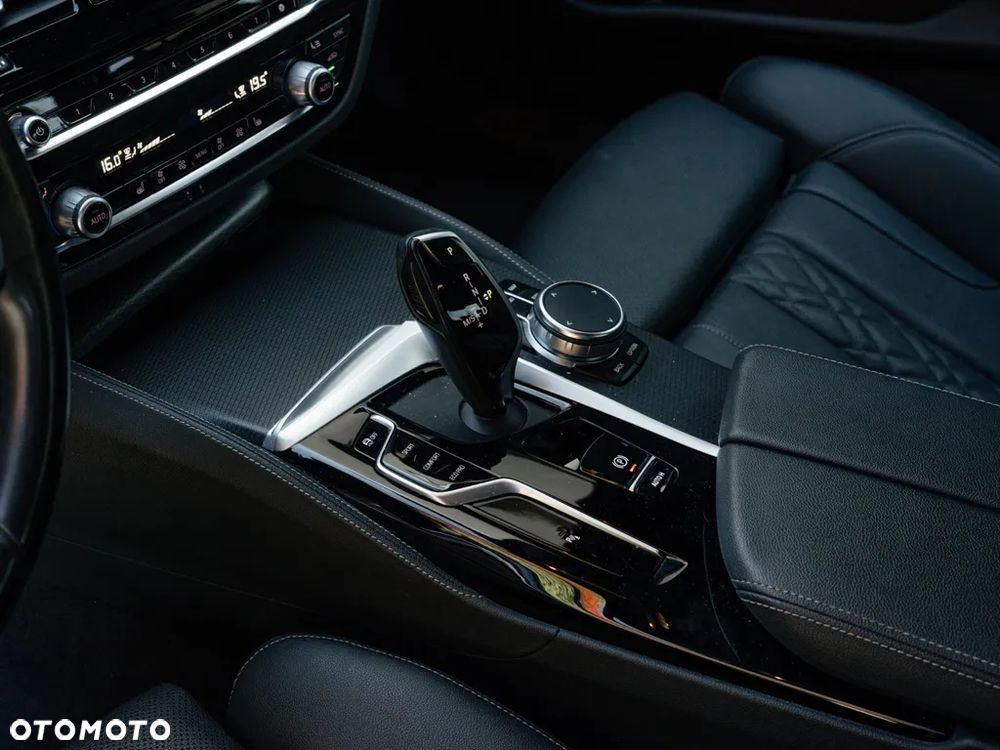BMW Seria 5 520d xDrive mHEV M Sport sport - 10