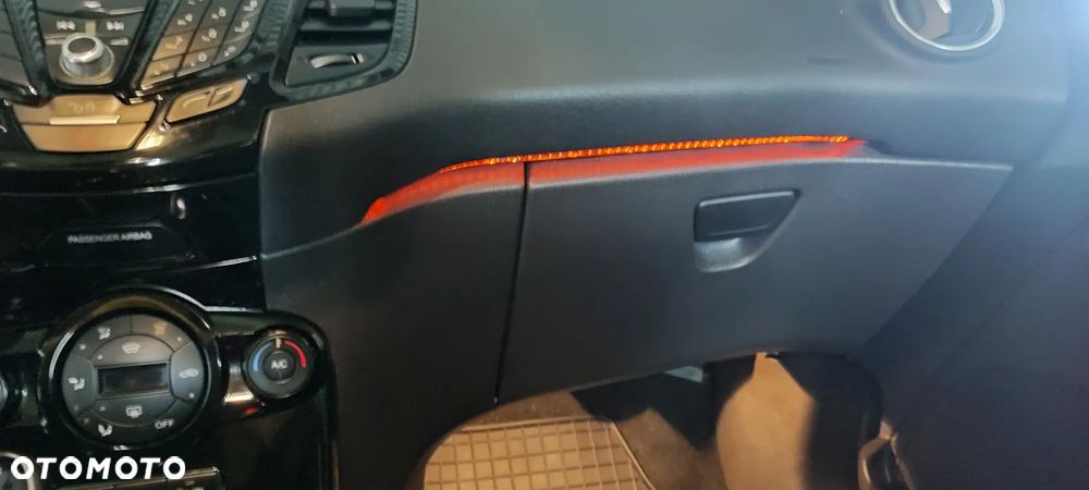 Ford Fiesta 1.5 TDCi Titanium - 18