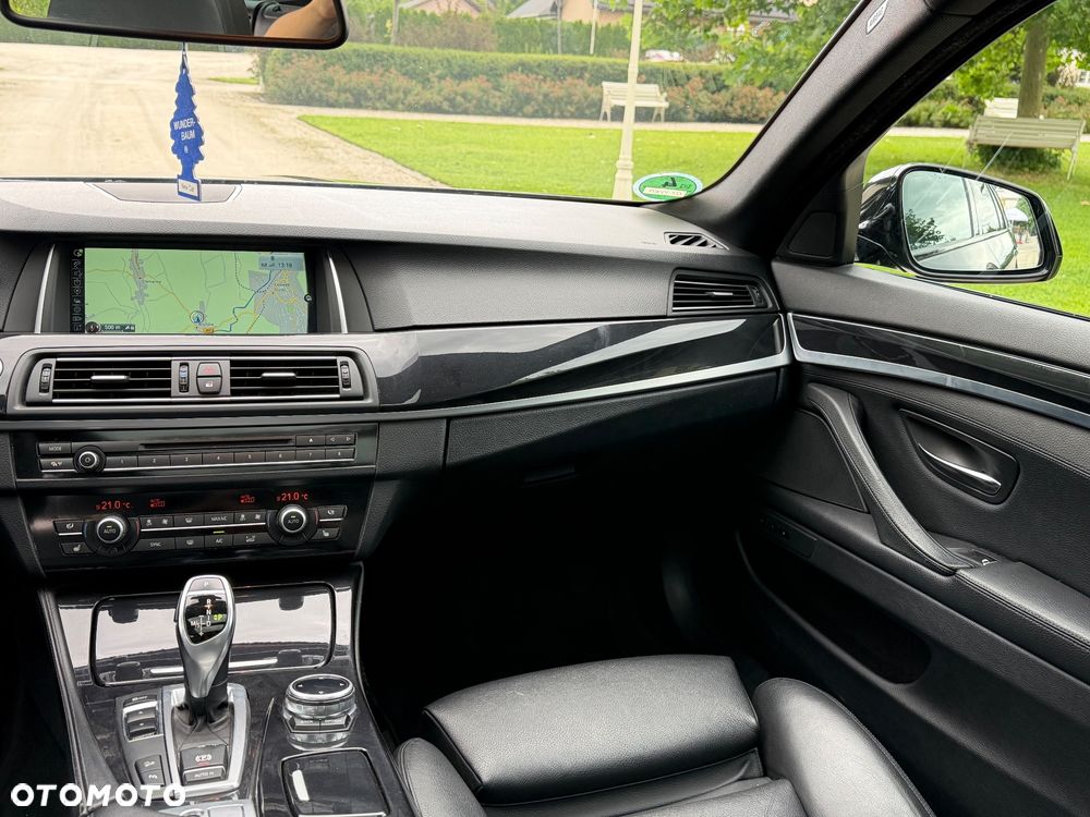 BMW Seria 5 530d xDrive Modern Line - 13