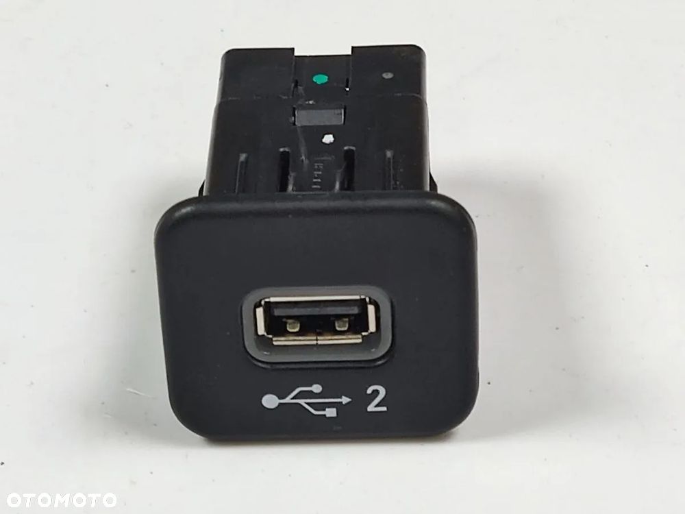 JEEP WRANGLER JL od 2018r Gniazdo USB - 1