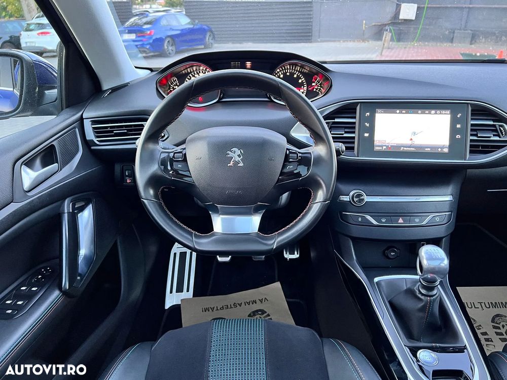 Peugeot 308 1.2 L PureTech Turbo S&S Allure - 26