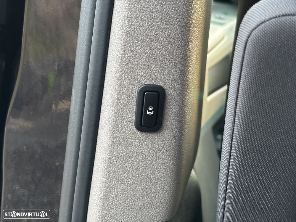 VW Multivan 2.0 TDI Life DSG - 30