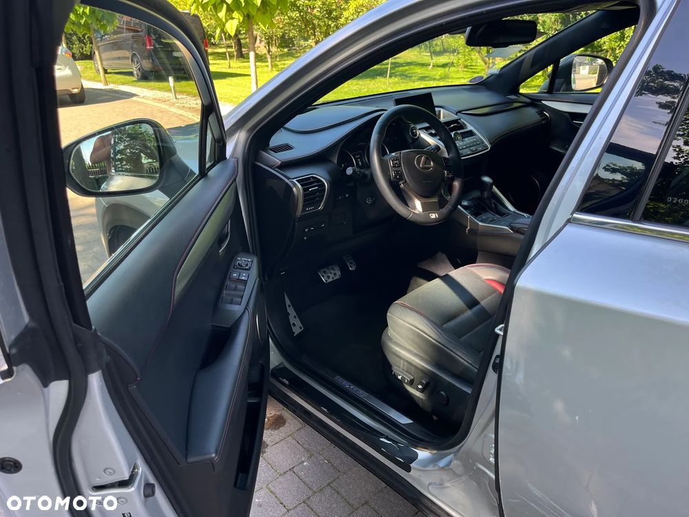 Lexus NX 300h E-FOUR F SPORT - 16