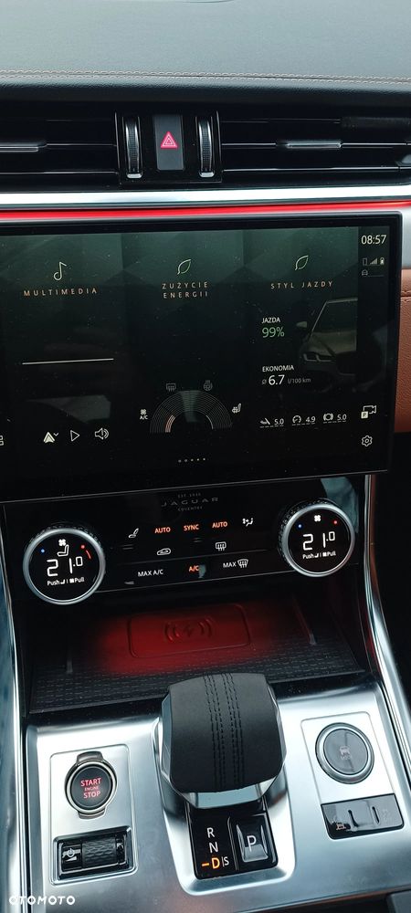 Jaguar XF P250 R-Dynamic SE - 7