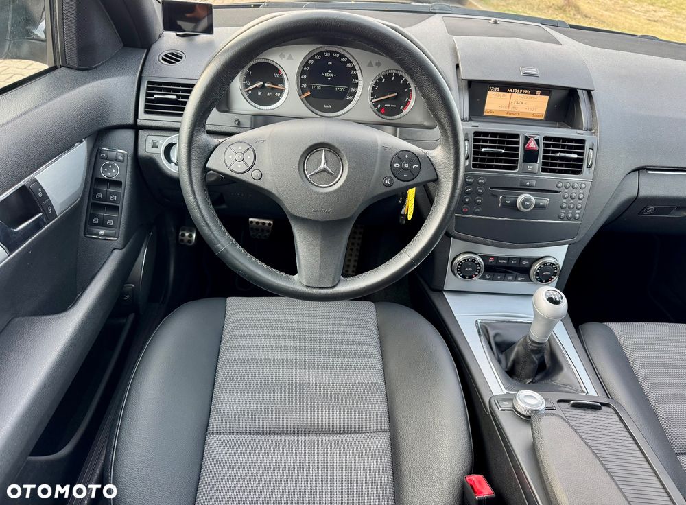 Mercedes-Benz Klasa C 180 BlueEFFICIENCY Avantgarde - 18