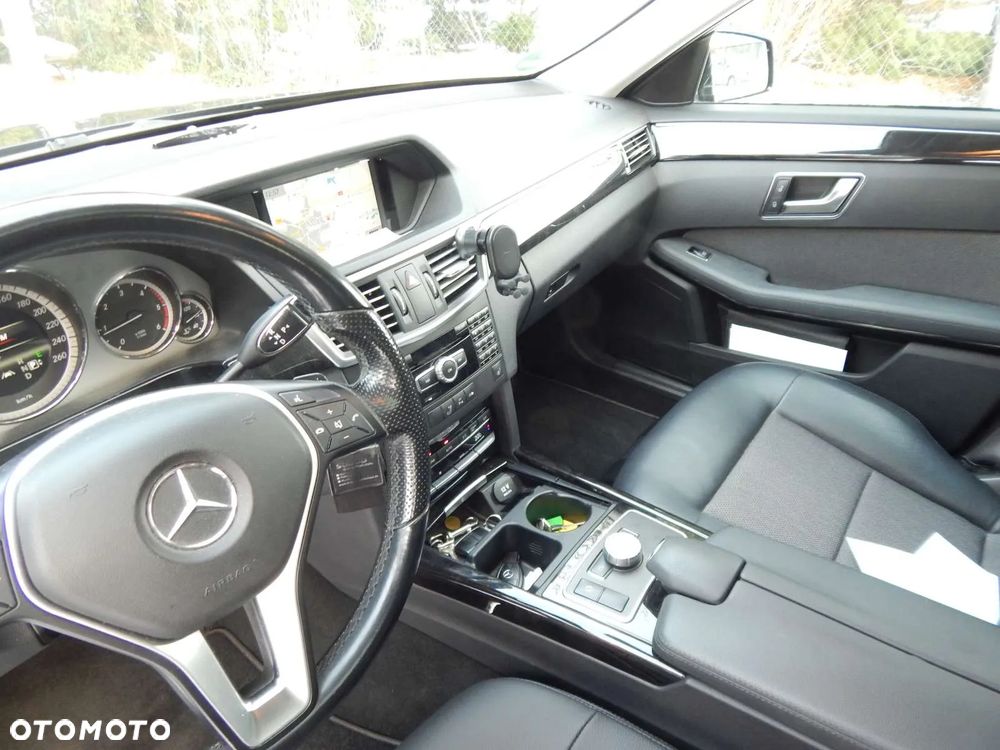 Mercedes-Benz Klasa E 220 CDI 7G-TRONIC Avantgarde - 23
