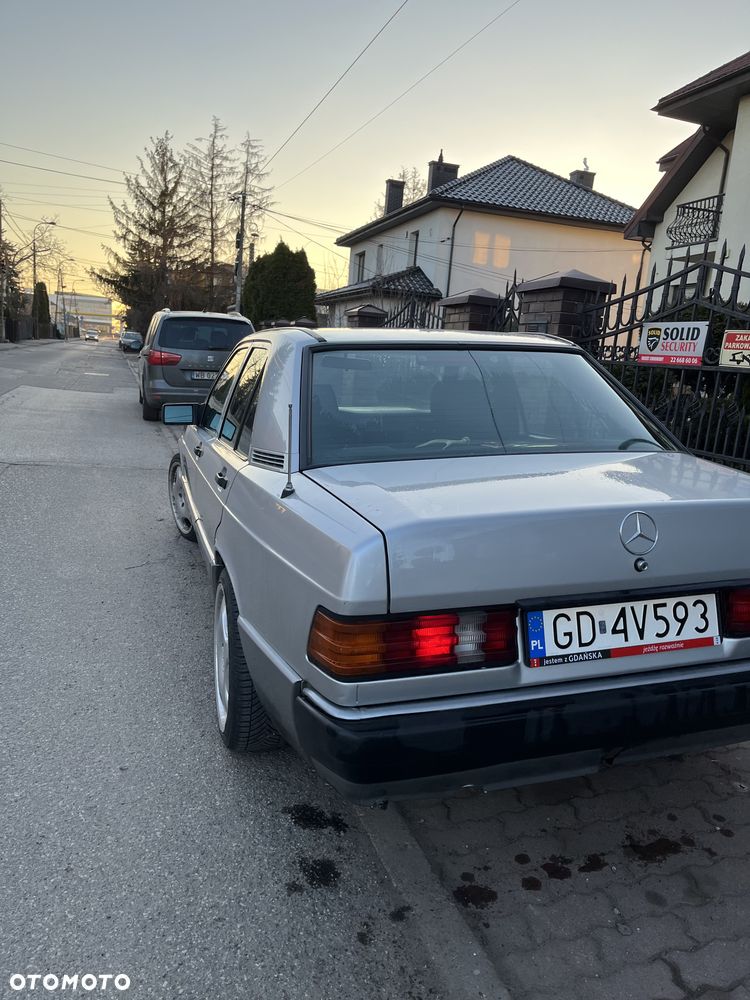 Mercedes-Benz W201 (190) - 13