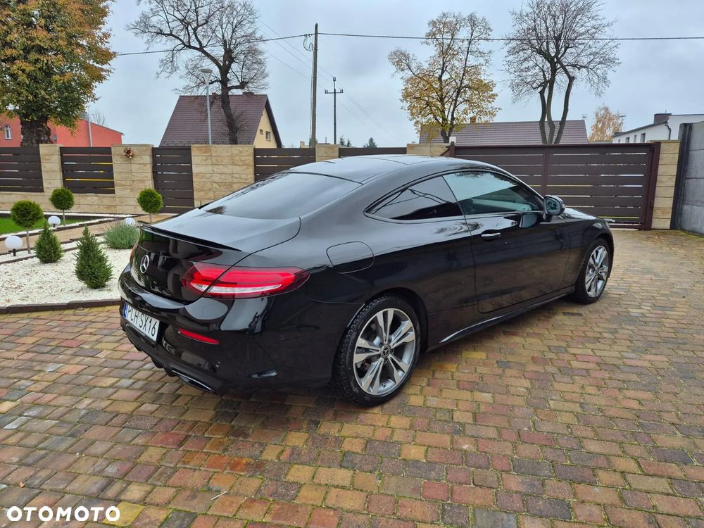 Mercedes-Benz Klasa C 200 Coupe 4Matic 9G-TRONIC AMG Line - 4