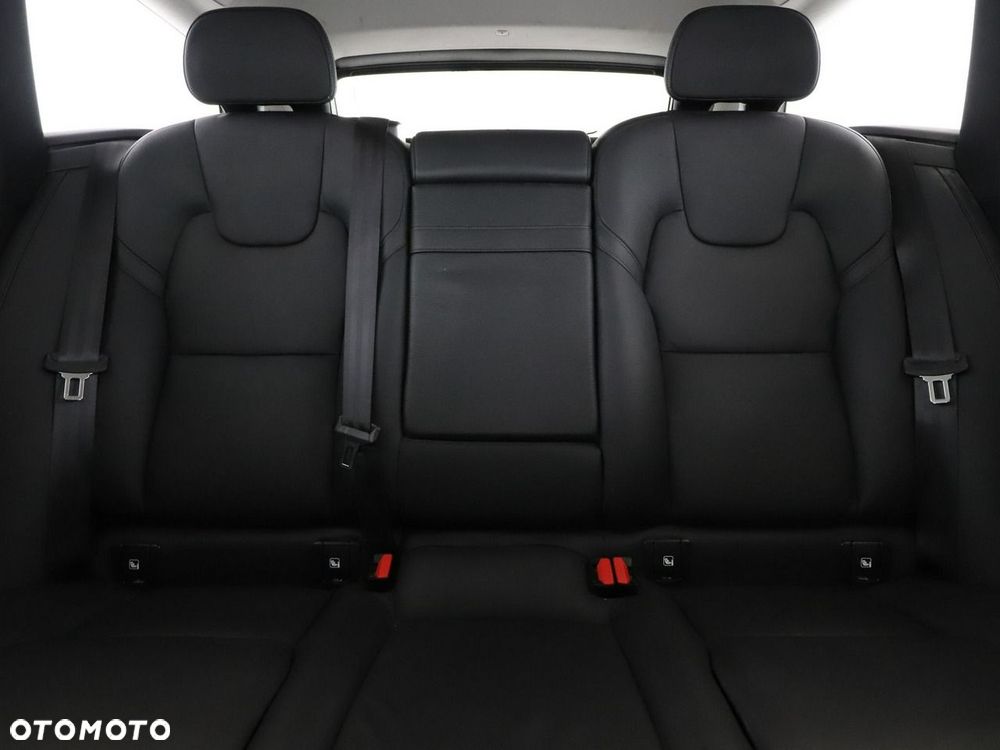 Volvo V90 D3 Momentum - 19