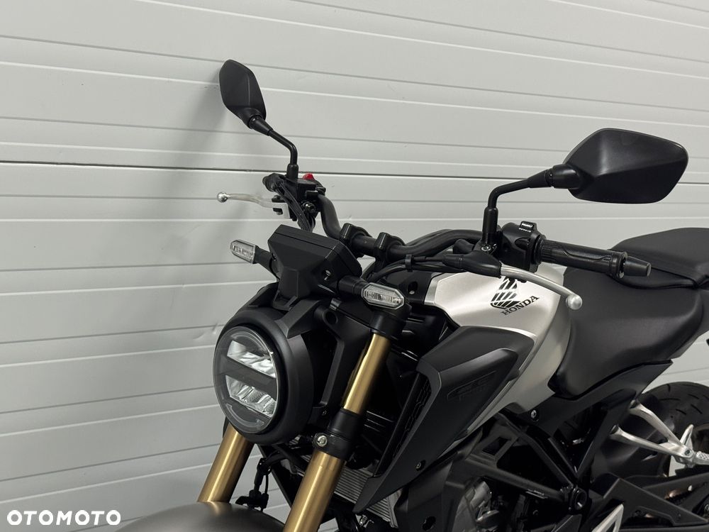 Honda CB - 22