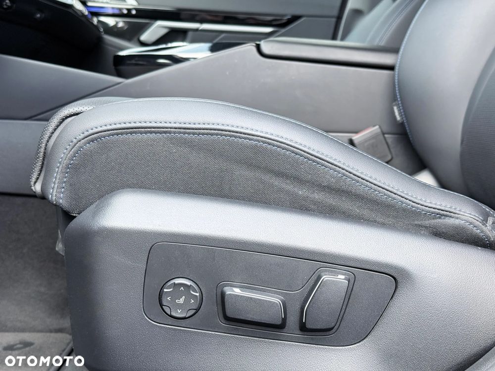BMW Seria 5 520d xDrive - 32
