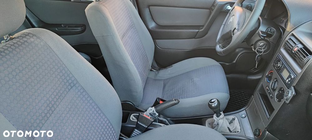 Opel Astra 1.6 GL / Club - 10