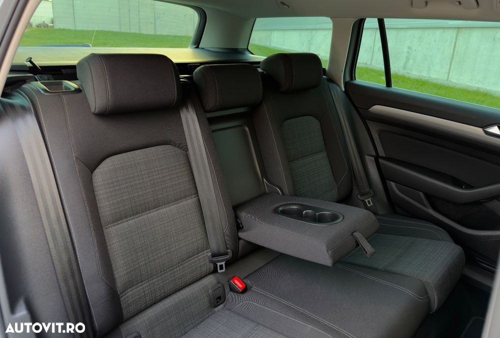 Volkswagen Passat Variant 2.0 TDI SCR DSG Business - 33