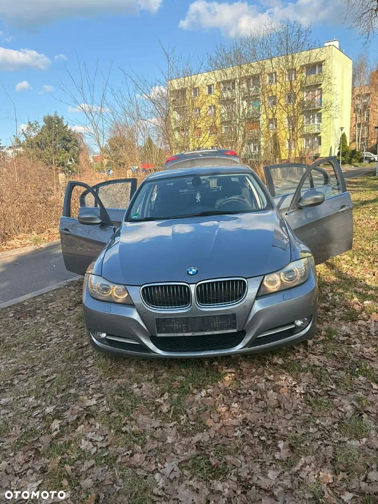 BMW Seria 3 320i - 5