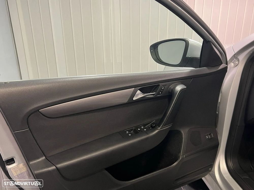 VW Passat 1.6 TDI BlueMotion - 19