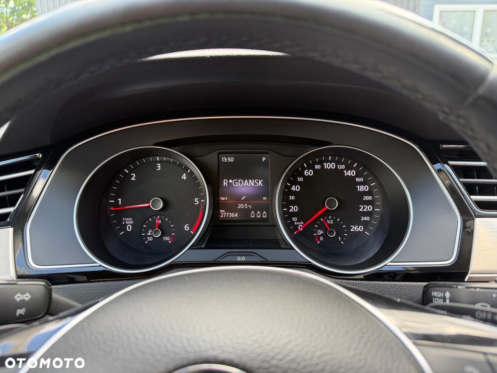 Volkswagen Passat 2.0 TDI SCR 4Mot DSG Highline - 19