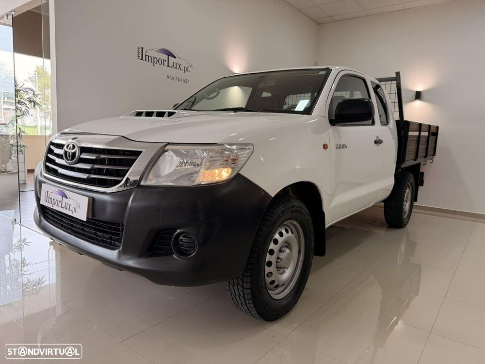 Toyota Hilux 2.4 D-4D 4WD CE CH 3L - 3