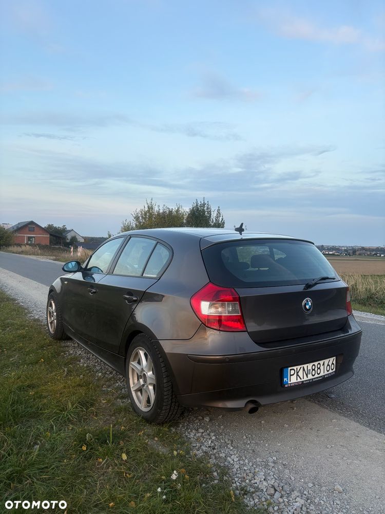 BMW Seria 1 2006 photo 4