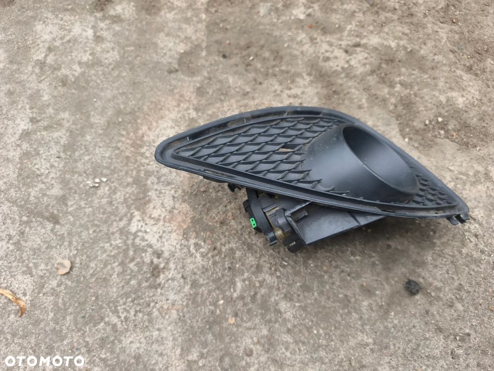 a1178850122 lampka halogen lewy Mercedes-Benz CLA w117 A0998200156 - 2