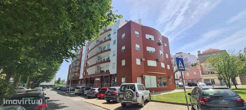 Lugares parqueamento - Grande imagem: 2/5