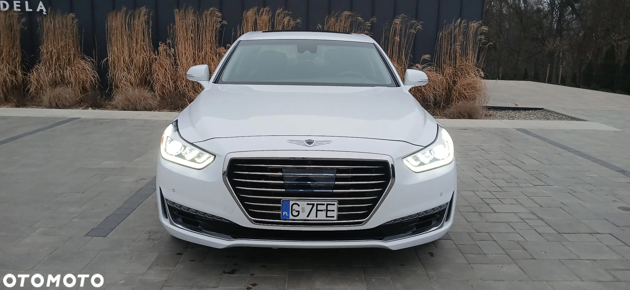 Genesis G90 - 10