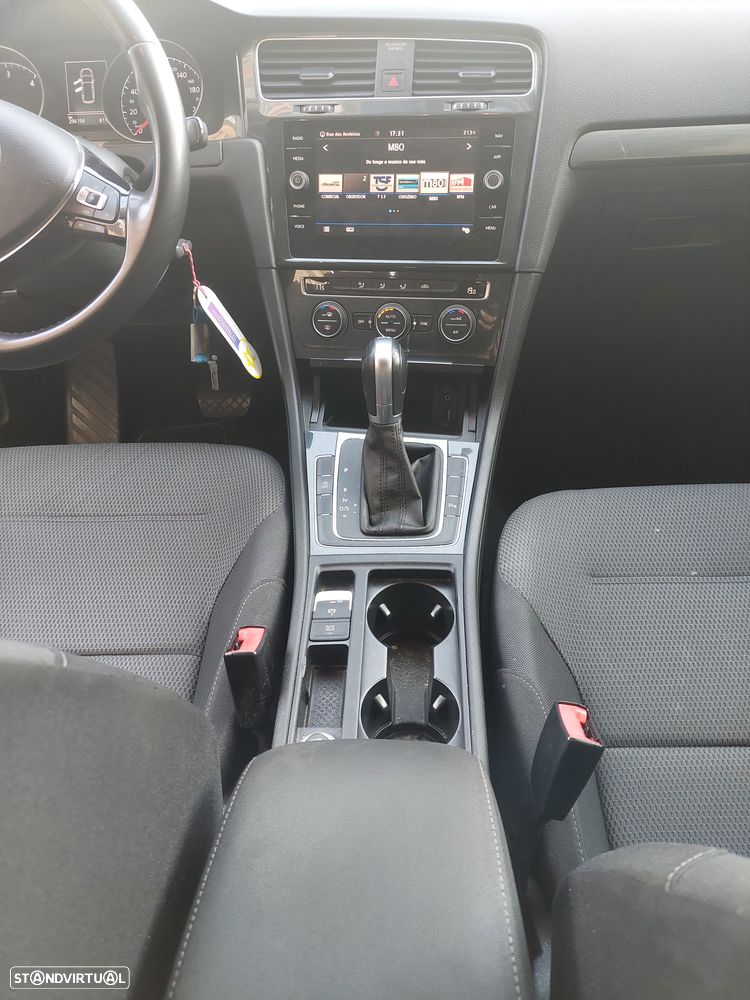 VW Golf Variant 1.6 TDi Confortline DSG - 15