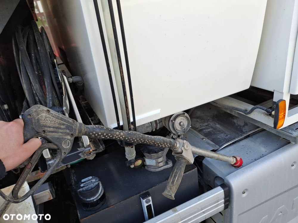 MAN TGS 18.320 Zamiatarka BUCHER OptiFant 8000 2 Silniki Euro 6 Karcher Listwy Wysokiego Ciśnienia Szczotki L/R EUnited PM10 Mycie Jezdni Ulicy Dodatkowy Zbiornik Wodny - 15