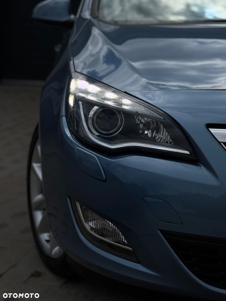Opel Astra 1.4 Turbo Design Edition - 11