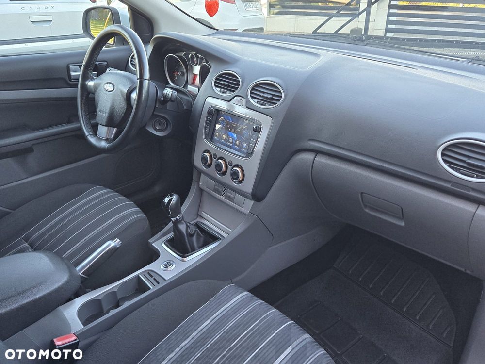 Ford Focus 2.0 16V Ghia - 7