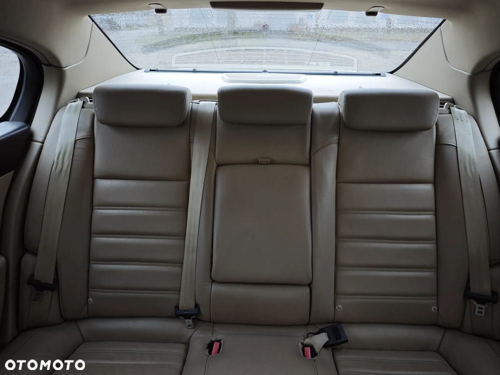Renault Latitude - 17