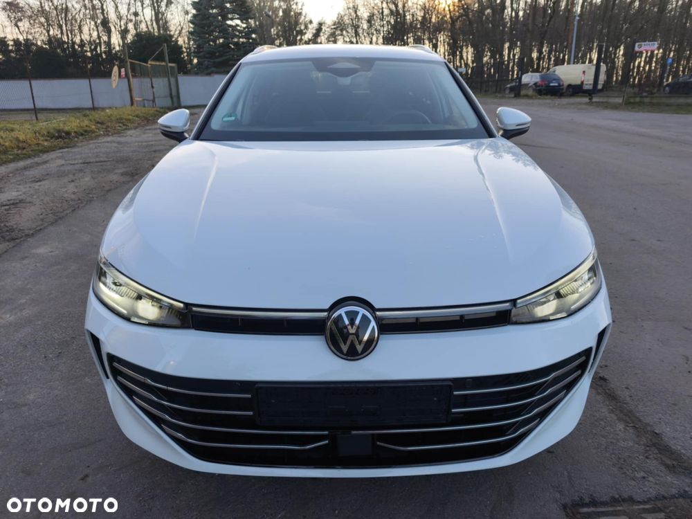 Volkswagen Passat 2.0 TDI SCR DSG Elegance - 5