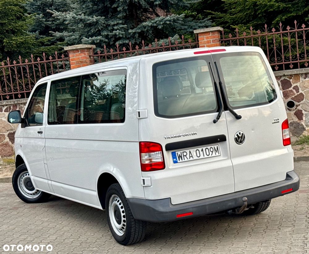 Volkswagen Caravelle - 9