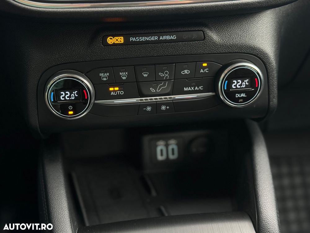 Ford Kuga 1.5 EcoBlue A8 FWD Titanium - 11