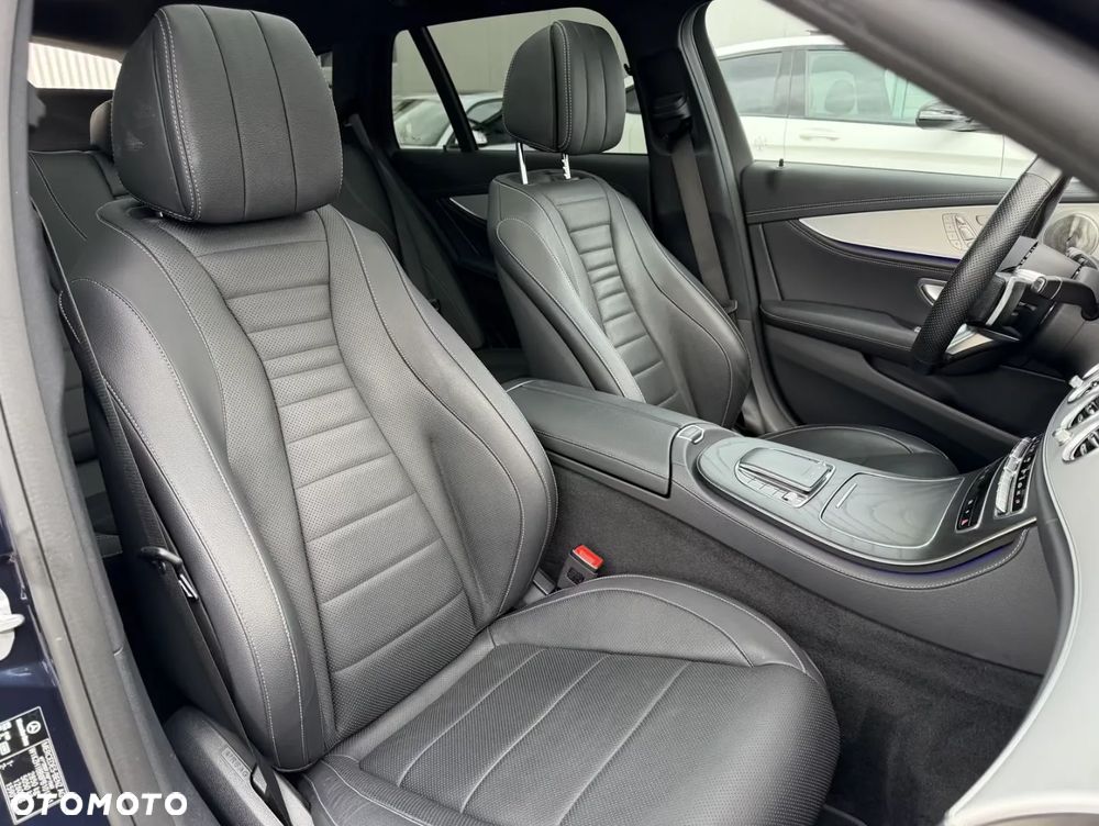 Mercedes-Benz Klasa E 300 de 4-Matic AMG - 18