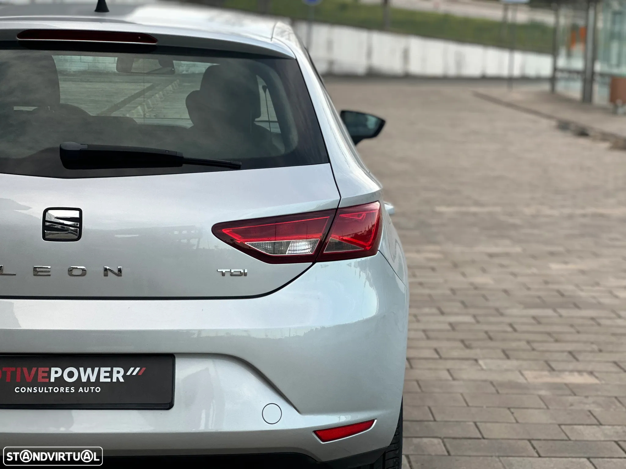 SEAT Leon 1.6 TDI Ecomotive Style - 10