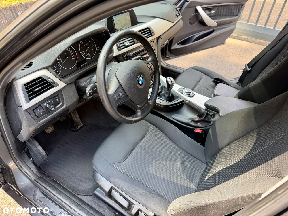 BMW Seria 3 316d Sport Line - 12