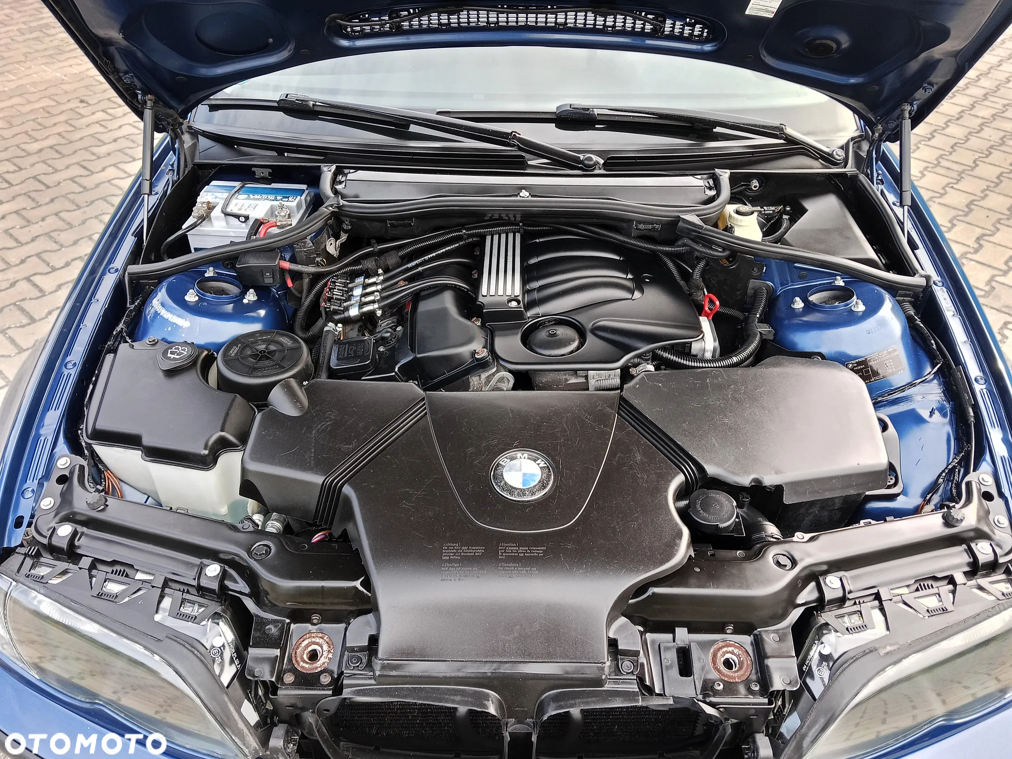 BMW Seria 3 318i Touring - 33