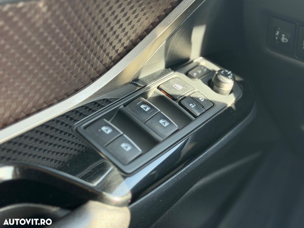 Toyota C-HR Hybrid Lounge - 23