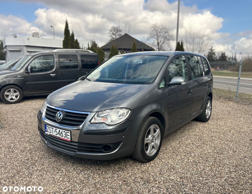 Volkswagen Touran 1.9 TDI DPF Conceptline - 1