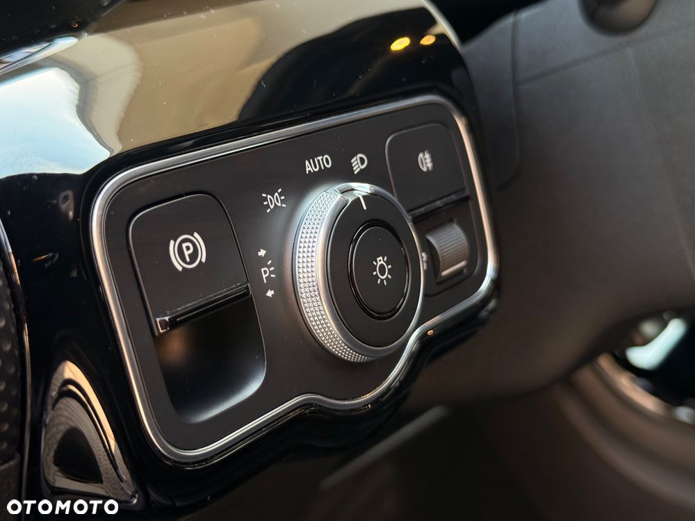 Mercedes-Benz Klasa A 180 7G-DCT Edition 2020 - 21